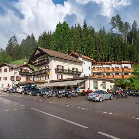 Gasthof Loewen Нова Леванте Екстериор снимка