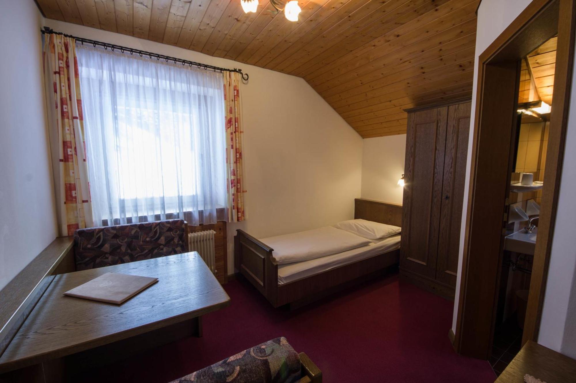 Gasthof Loewen Нова Леванте Стая снимка